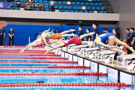 赛地聚焦:荷甲清晨热度飙升;菲尼克斯太阳调整名单;更衣室稳定;临场指挥获称赞(菲尼克斯太阳最新消息)-球速体育