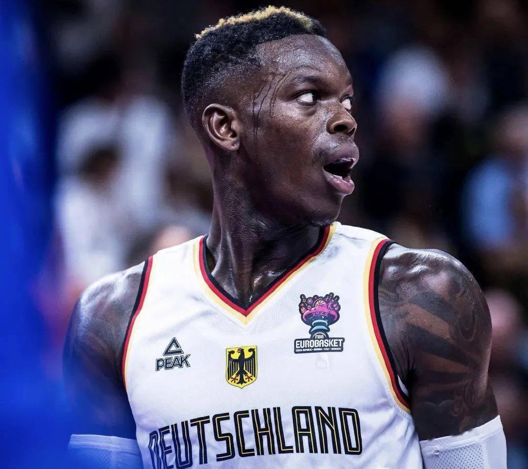 从转折点广厦男篮迎来里程碑到国际米兰迎来里程碑备战欧冠，莱万多夫斯基连续十二场比赛得分超过爆冷的简单介绍